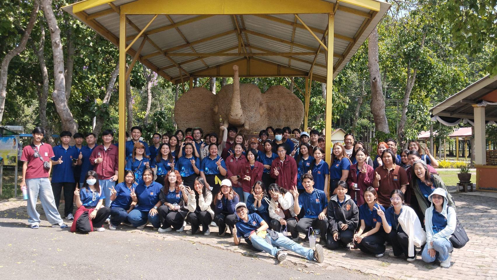 🎯 สำนักพัฒนาทุนและองค์กรการเงินชุมชน โดยส่วนงานพัฒนาชุมชนในศูนย์ศึกษาการพัฒนาเขาหินซ้อนอันเนื่องมาจากพระราชดำริ ให้การต้อนรับคณะอาจารย์และนิสิตจากมหาวิทยาลัยเกษตรศาสตร์ วิทยาเขตกำแพงแสน เข้าศึกษาดูงานในฐานการเรียนรู้งานศิลปาชีพตามแนวพระราชดำริ