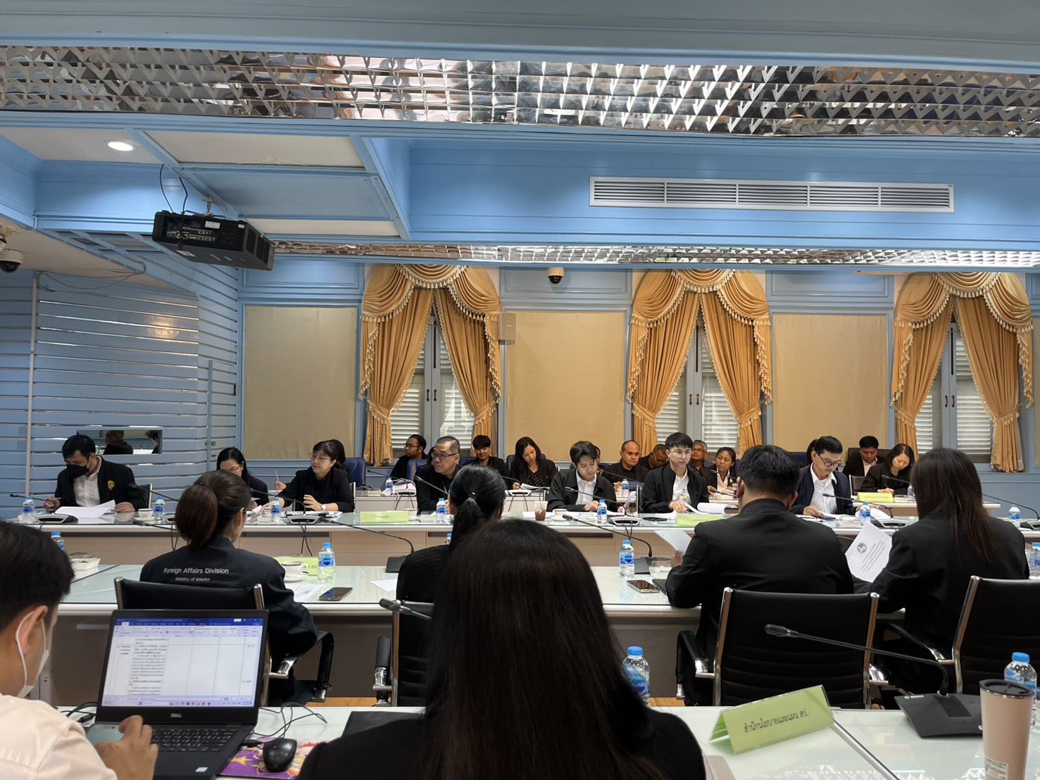 สำนักพัฒนาทุนและองค์กรการเงินชุมชน ร่วมประชุมหารือการขับเคลื่อนข้อเสนอแนะเชิงนโยบายจากการประชุมเชิงปฏิบัติการ (Workshop) การขับเคลื่อนการดำเนินงานด้านความมั่นคงตามนโยบายรัฐบาล ยุทธการ 120 วัน พิฆาตยาเสพติด พิชิตอันธพาล