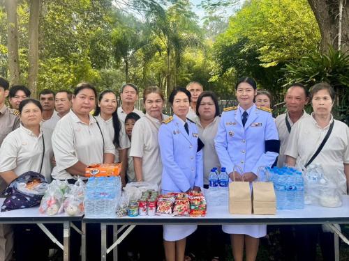 💛สำนักพัฒนาทุนและองค์กรการเงินชุมชน กรมการพัฒนาชุมชน โดยส่วนงานพัฒนาชุมชนในศูนย์ศึกษาการพัฒนาเขาหินซ้อนอันเนื่องมาจากพระราชดำริ จังหวัดฉะเชิงเทรา ร่วมพิธีสวดพระพุทธมนต์และทำบุญตักบาตรถวายเป็นพระราชกุศล เนื่องในวันนวมินทรมหาราช